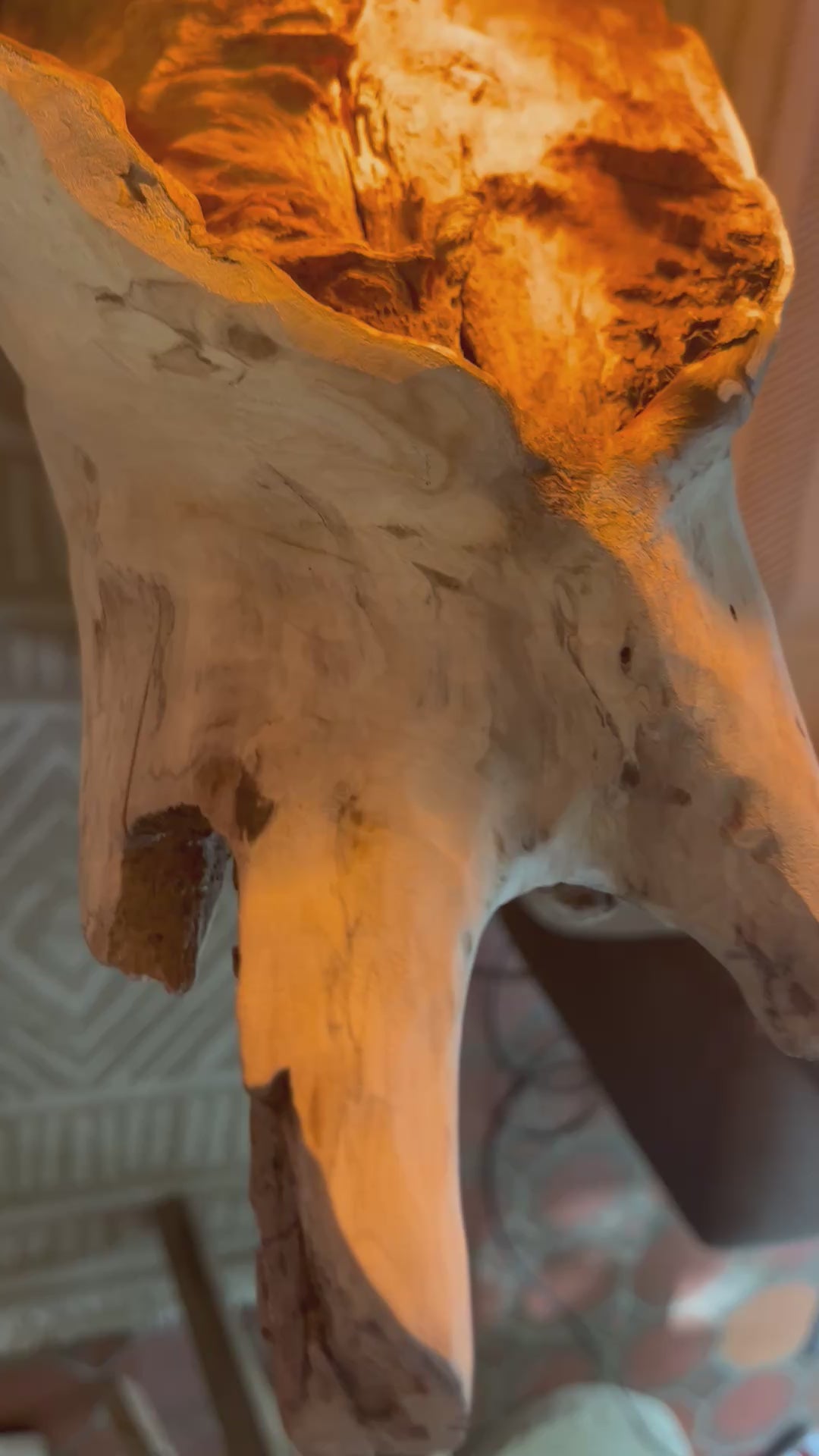 Lampadaire sculpturale artisanale – Éclairage d'ambiance design – Pièce unique en bois naturel